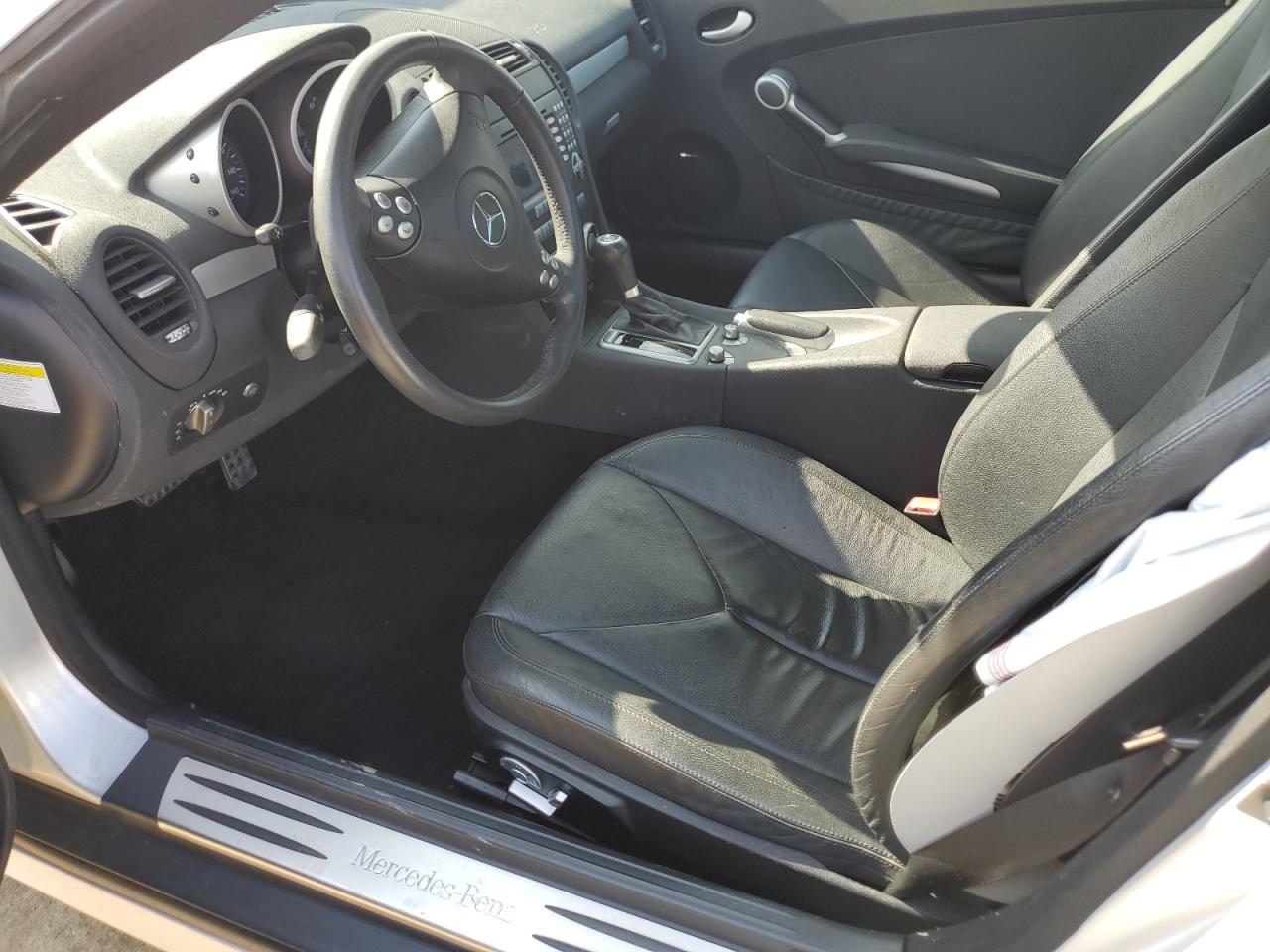 2006 Mercedes-Benz SLK-klasse VIN WDBWK56F56F100161 Copart auction photo, front end / minor dent/scratches damage thumbnail 7
