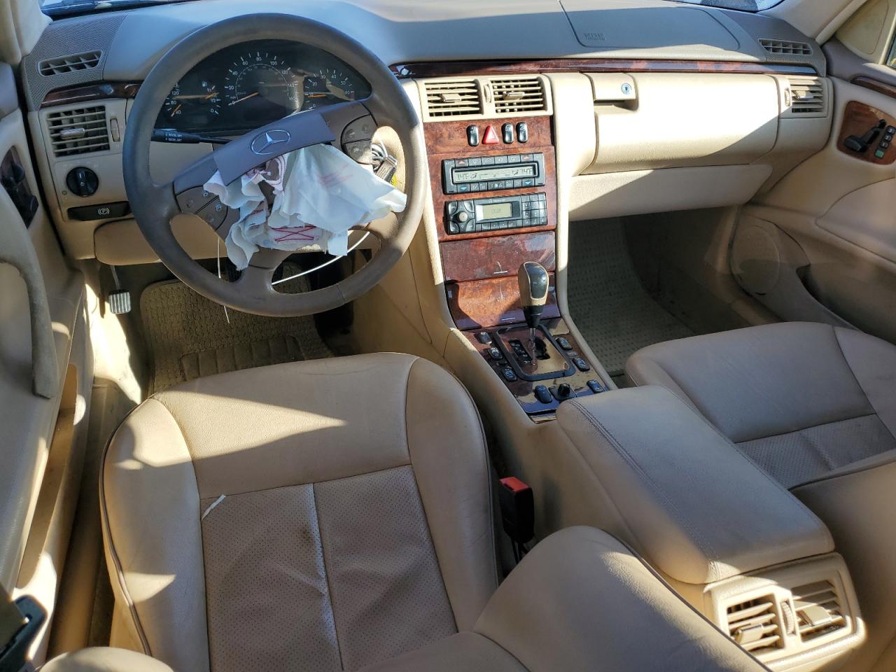 2002 Mercedes-Benz E-klasse VIN WDBJF65J72B424966 Copart auction photo, front end damage thumbnail 8