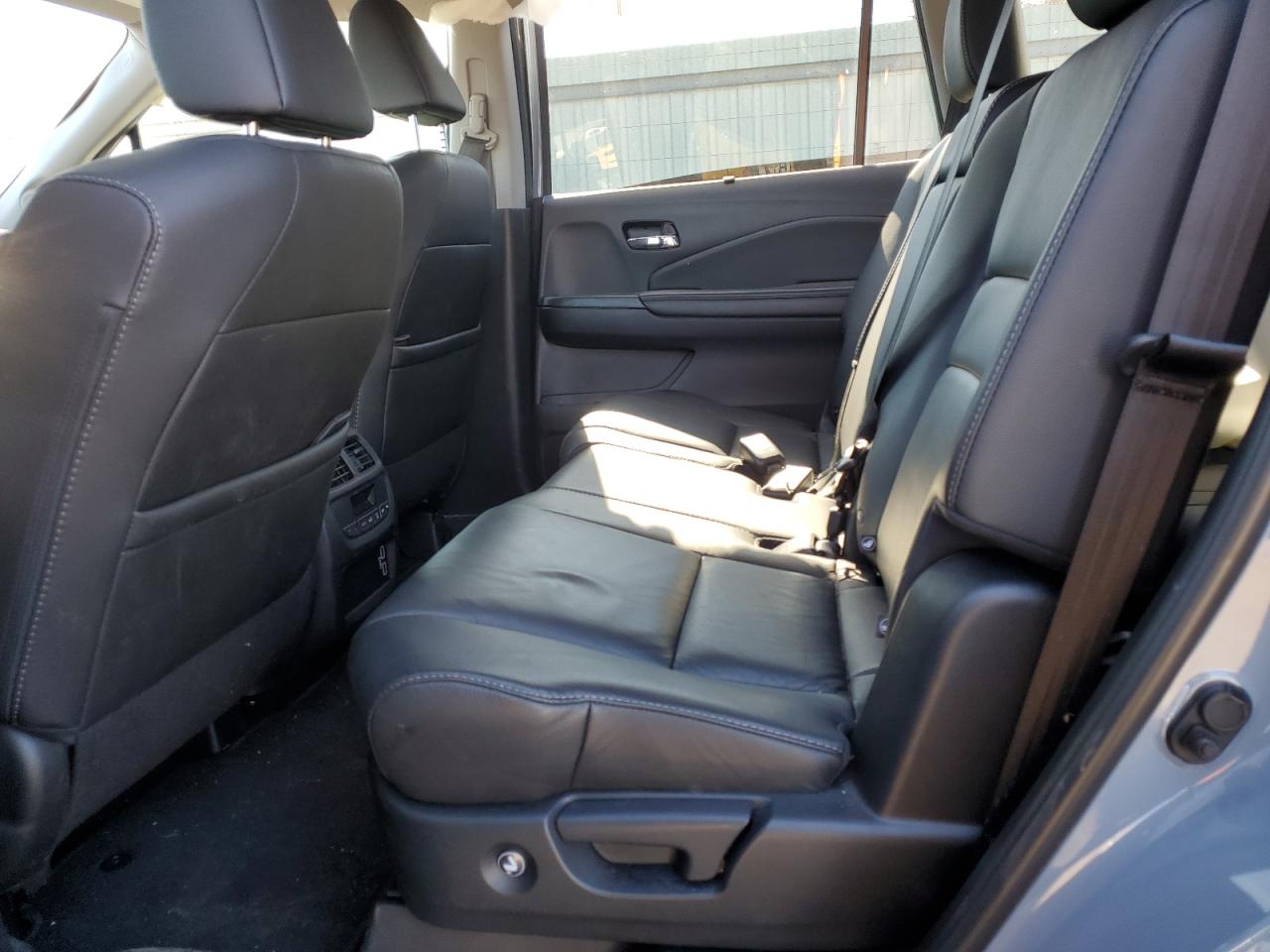 2022 Honda Pilot VIN 5FNYF6H29NB056859 Copart auction photo, side / minor dent/scratches damage thumbnail 11