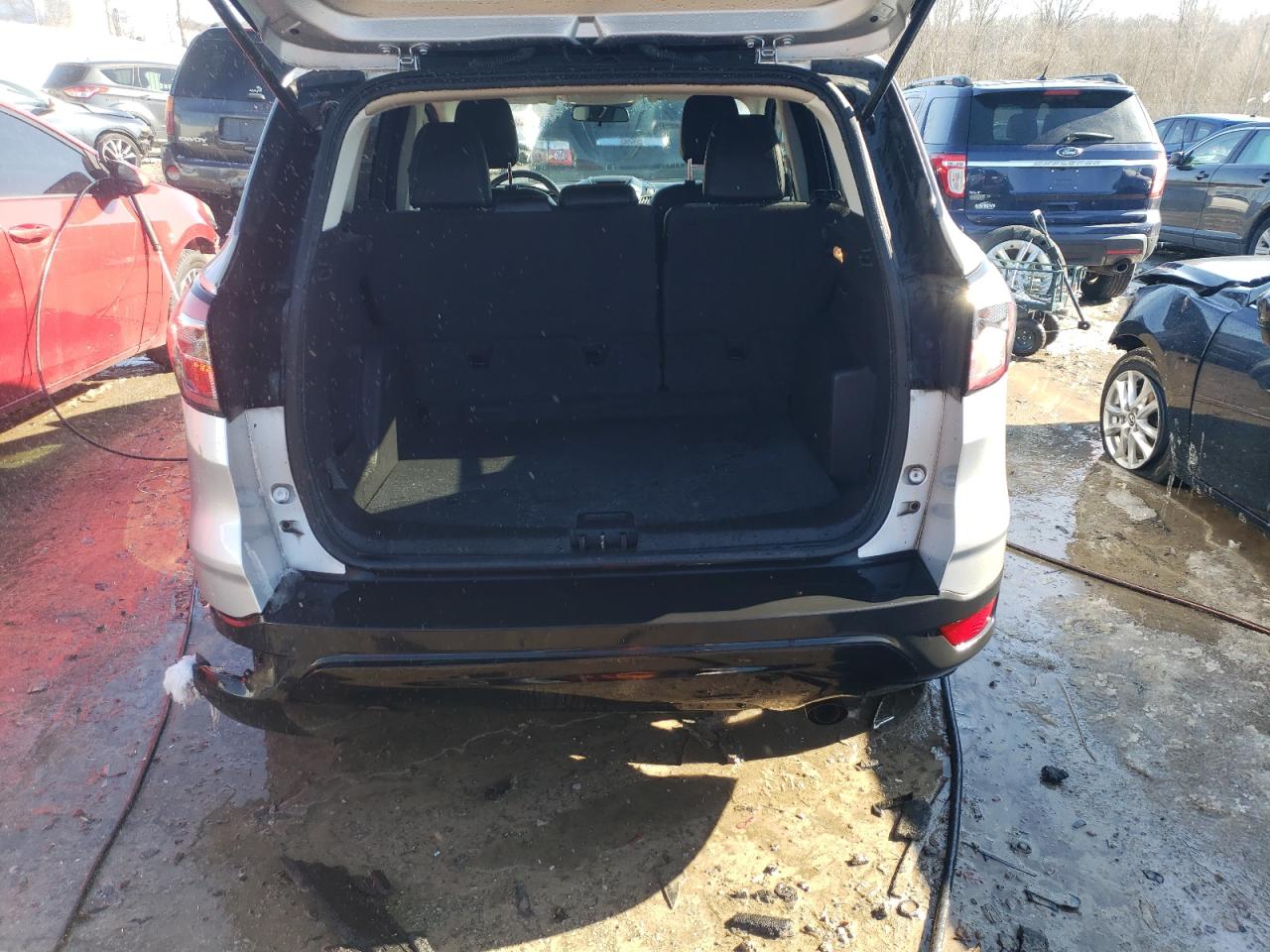 2018 Ford Escape VIN 1FMCU0GD9JUA40562 Copart auction photo, front end / side damage thumbnail 6