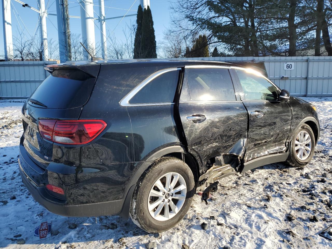 2019 KIA Sorento VIN 5XYPG4A36KG570513 Copart auction photo, side / front end damage thumbnail 3