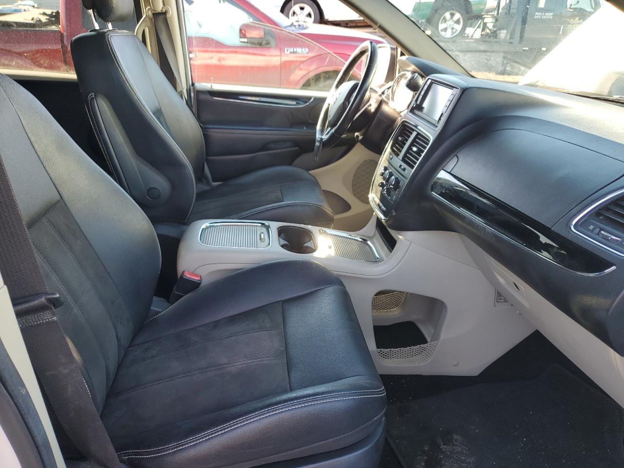 2019 Dodge Caravan VIN 2C4RDGCG3KR783871 Copart auction photo, side damage thumbnail 7