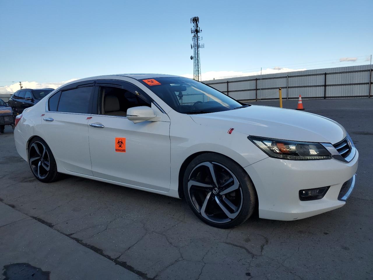 2015 Honda Accord VIN 1HGCR2F83FA038564 Copart auction photo, vandalism damage thumbnail 4