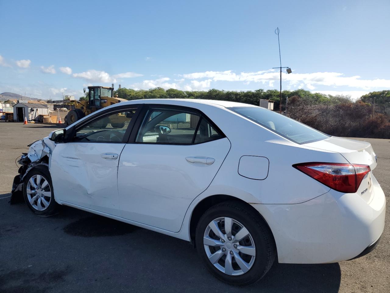 2014 Toyota Corolla VIN 5YFBURHE8EP042981 Copart auction photo, front end / side damage thumbnail 2