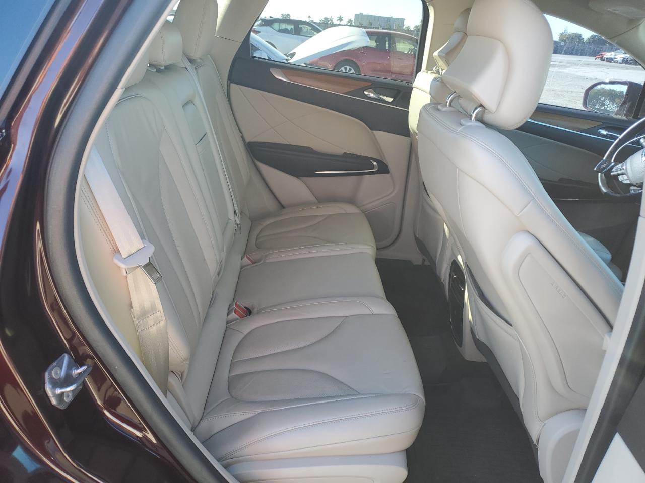 2019 Lincoln MKC VIN 5LMCJ2C93KUL43664 Copart auction photo, all over damage thumbnail 11