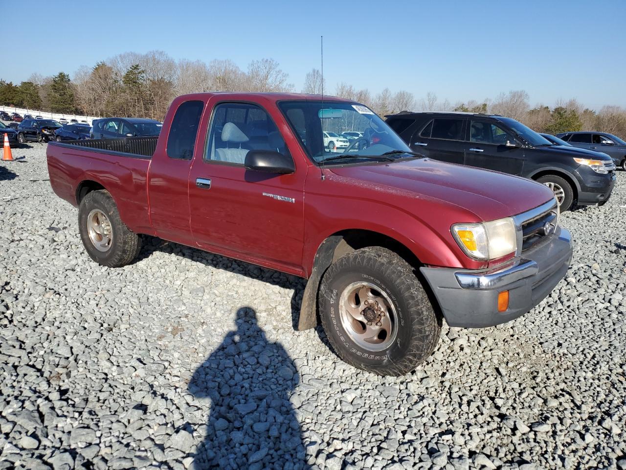 2000 Toyota Tacoma VIN 5TEWN72NXYZ697377 Copart auction photo, rear end damage thumbnail 4