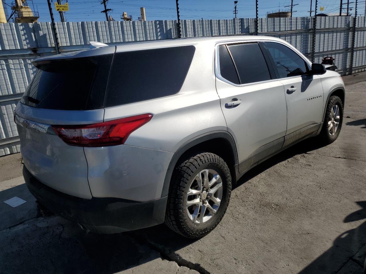 2019 Chevrolet Traverse VIN 1GNERFKW9KJ107567 Copart auction photo, front end damage thumbnail 3
