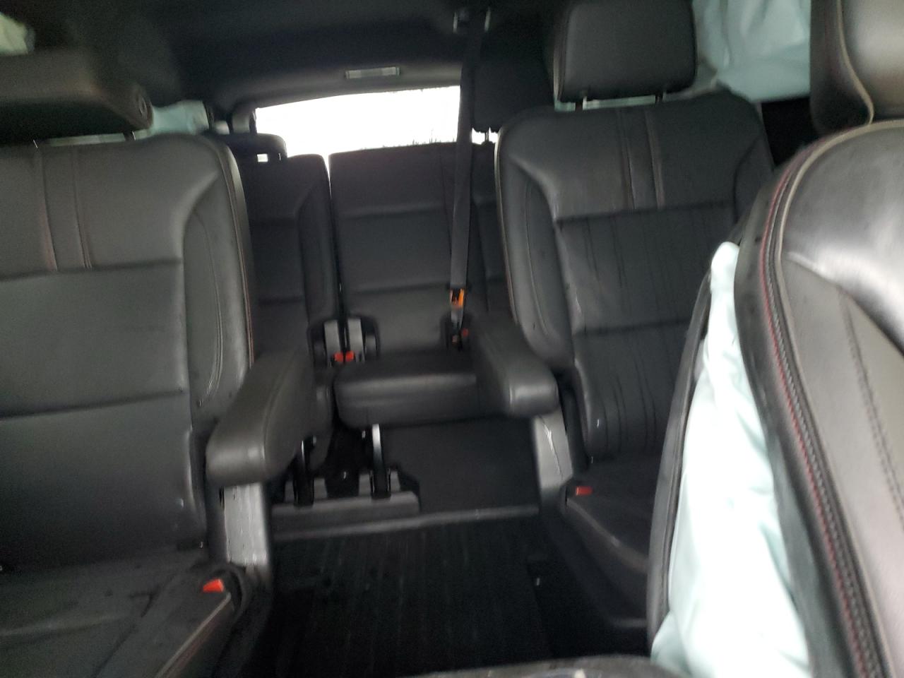 2022 Chevrolet Suburban VIN 1GNSCEKD0NR307918 Copart auction photo, rear end / minor dent/scratches damage thumbnail 10