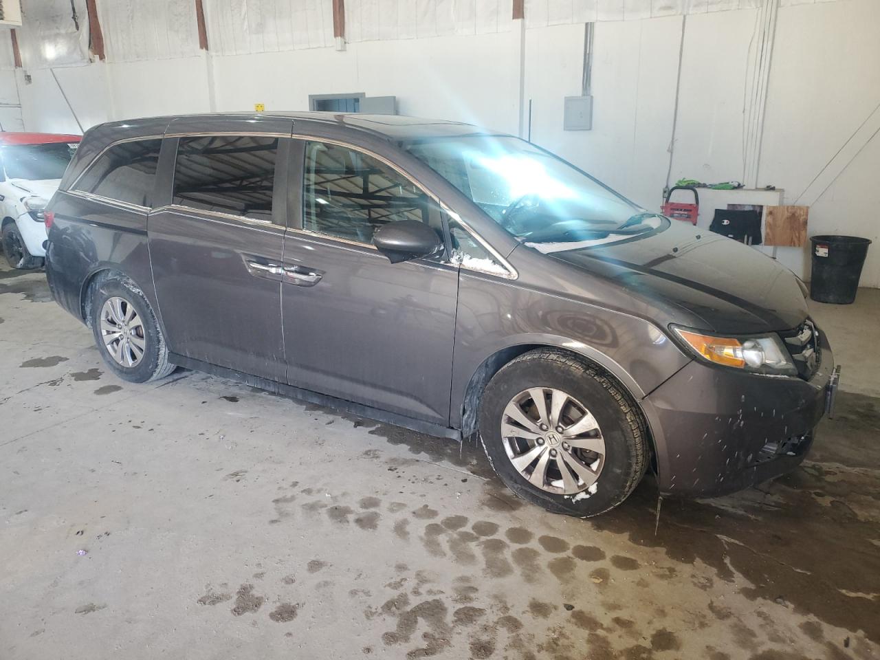 2015 Honda Odyssey VIN 5FNRL5H64FB051290 Copart auction photo, all over damage thumbnail 4