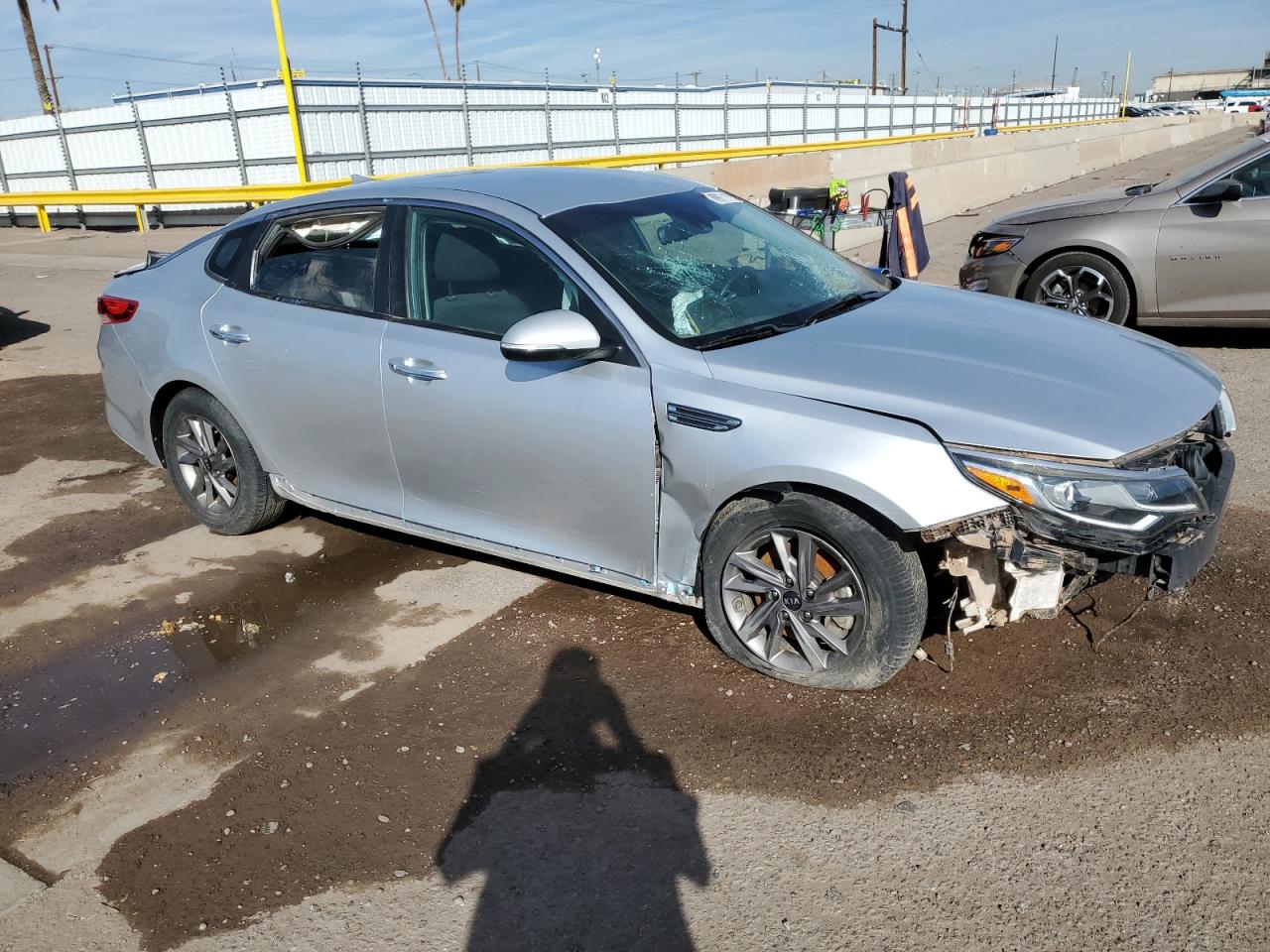 2020 KIA Optima VIN 5XXGT4L32LG391710 Copart auction photo, front end damage thumbnail 4