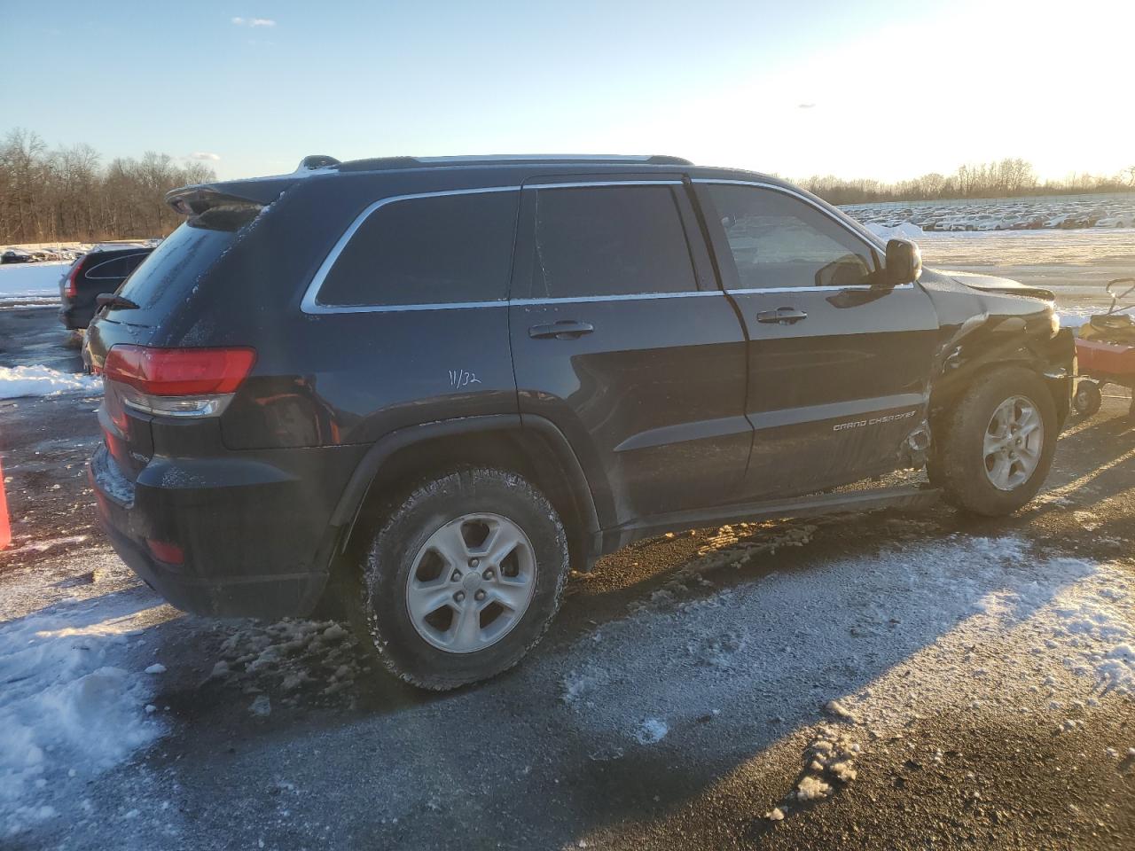 2016 Jeep Grand Cherokee VIN 1C4RJFAG4GC439875 Copart auction photo, front end / undercarriage damage thumbnail 3
