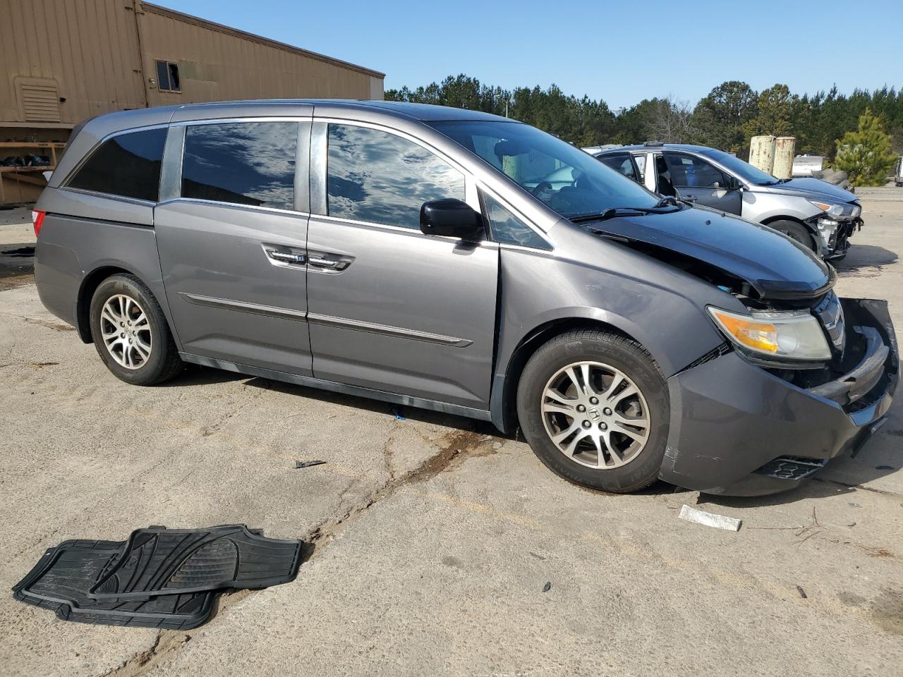 2013 Honda Odyssey VIN 5FNRL5H60DB043541 Copart auction photo, front end damage thumbnail 4