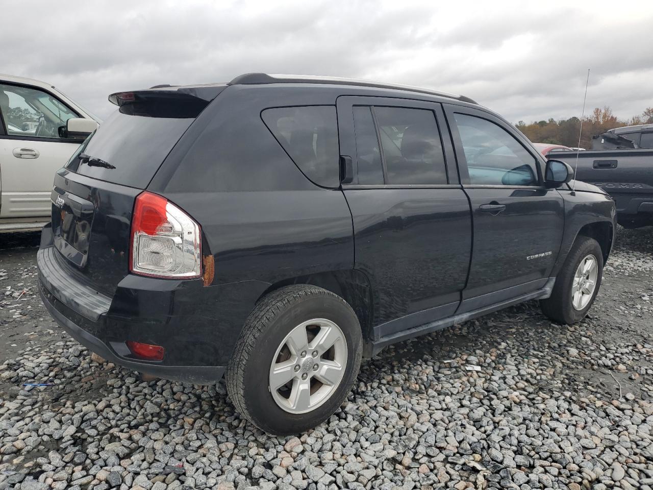 2013 Jeep Compass VIN 1C4NJCBA3DD245948 Copart auction photo, minor dent/scratches damage thumbnail 3