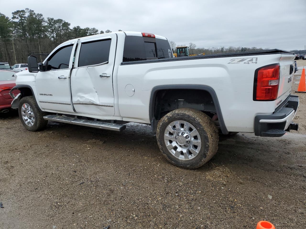 2015 GMC Sierra VIN 1GT120E80FF135532 Copart auction photo, front end / side damage thumbnail 2