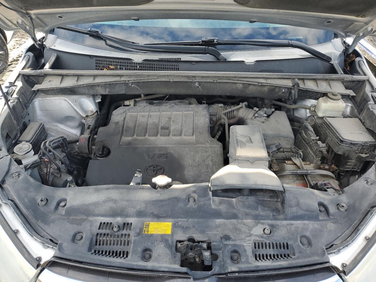 2016 Toyota Highlander VIN 5TDJKRFH5GS306358 Copart auction photo, front end damage thumbnail 12