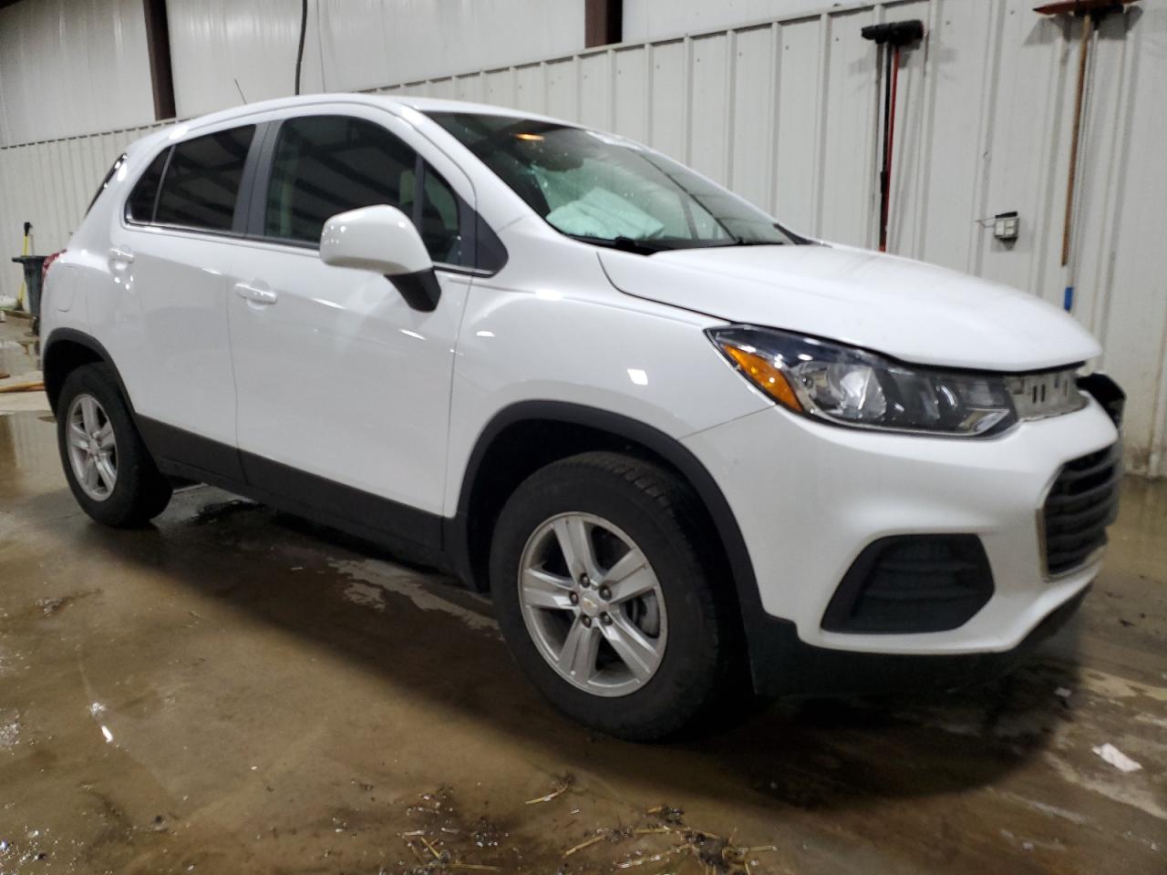 2022 Chevrolet Trax VIN KL7CJNSM1NB529151 Copart auction photo, front end damage thumbnail 4