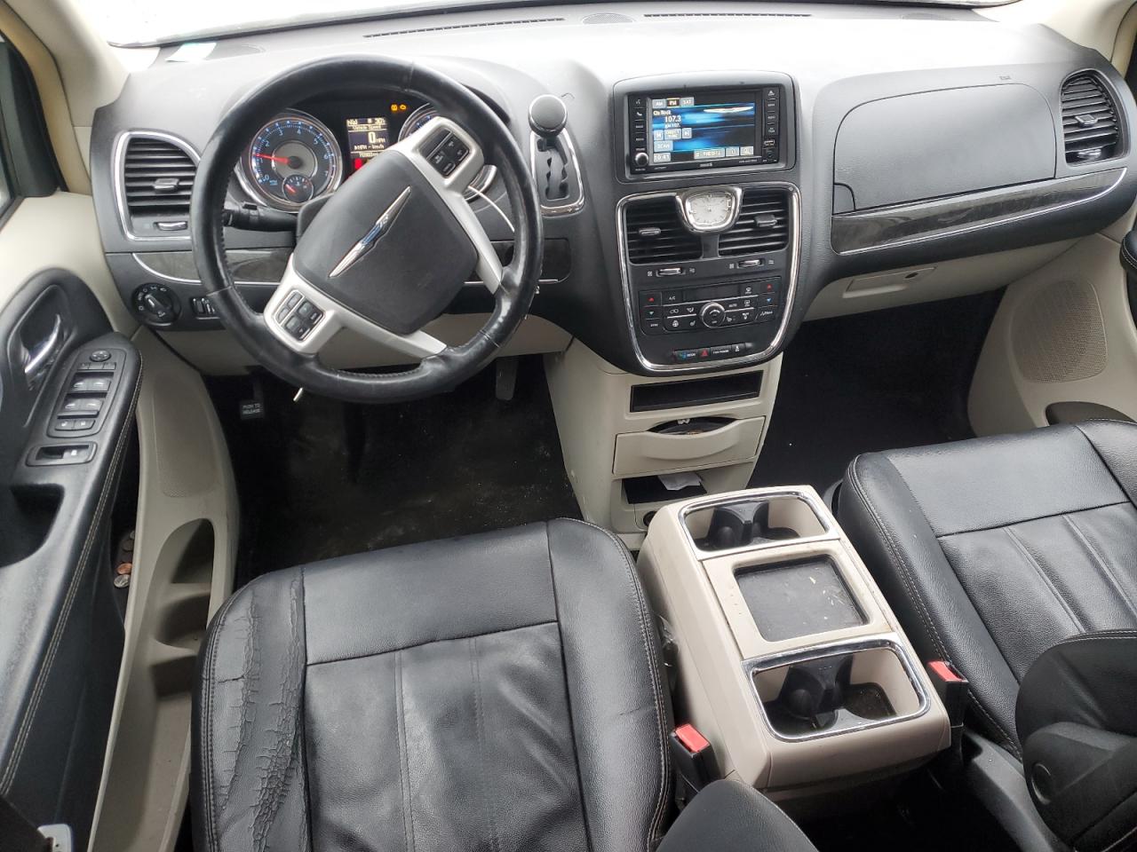 2015 Chrysler Town & Country VIN 2C4RC1BG1FR589475 Copart auction photo, front end damage thumbnail 8