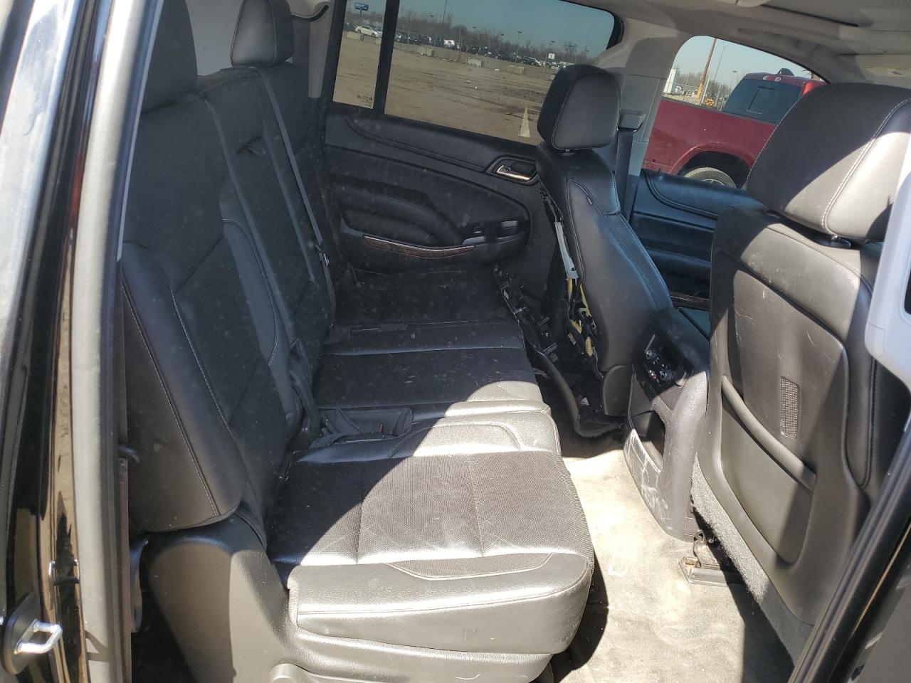 2015 Chevrolet Suburban VIN 1GNSKKKC5FR286753 Copart auction photo, side / rear end damage thumbnail 11