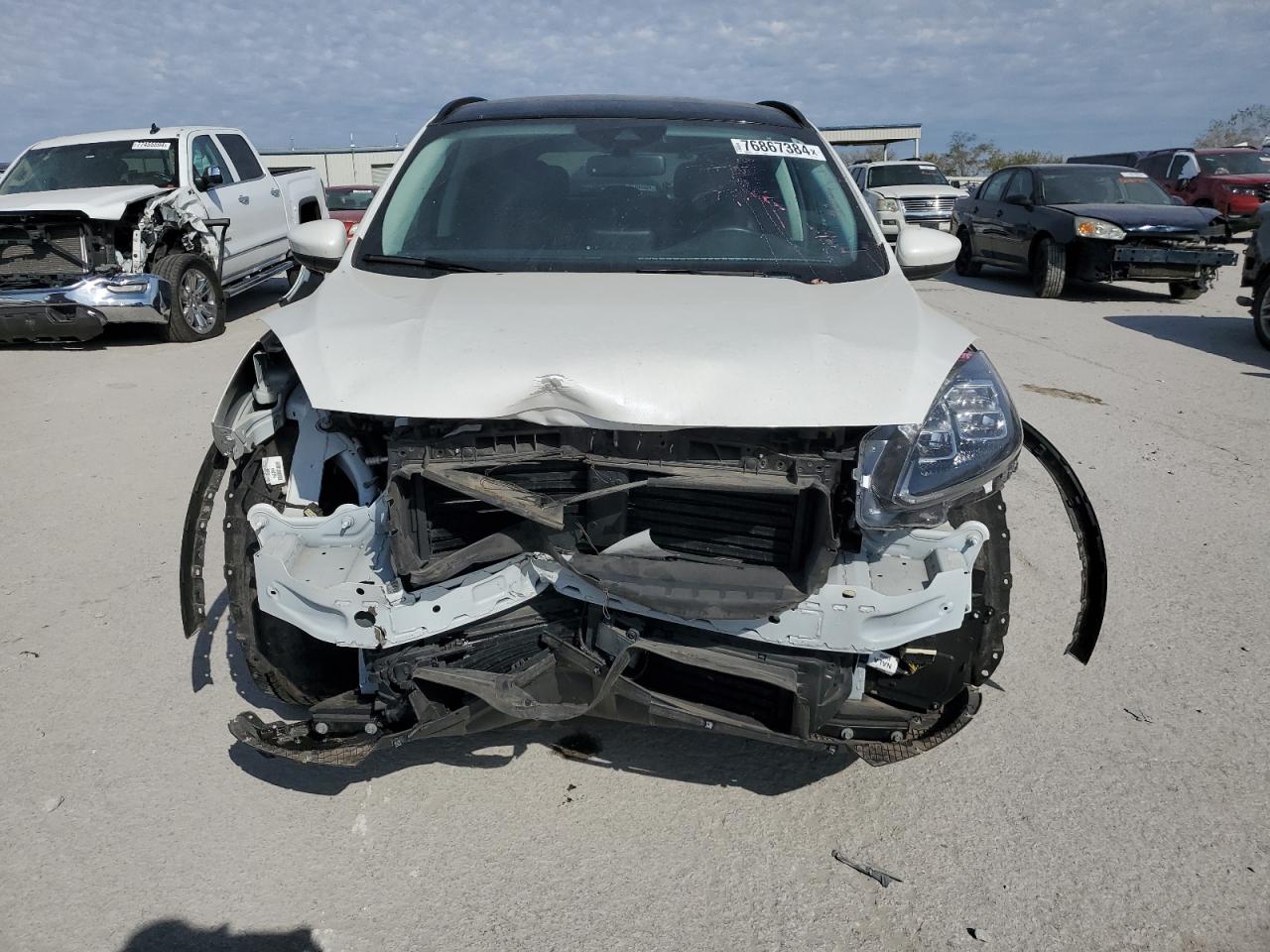 2022 Ford Escape VIN 1FMCU9J98NUA40759 Copart auction photo, front end / minor dent/scratches damage thumbnail 5