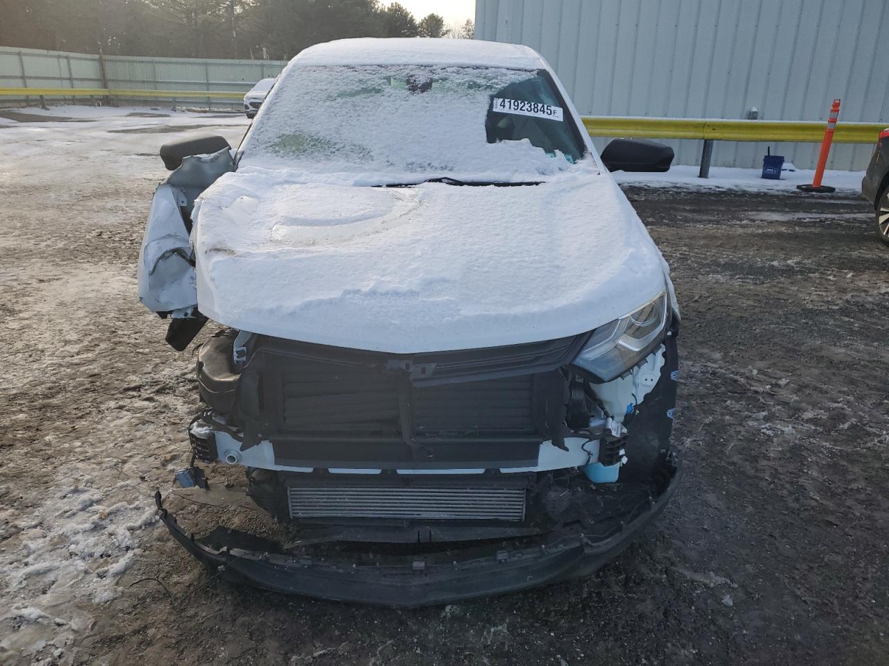 2020 Chevrolet Equinox VIN 3GNAXHEV3LS649301 Copart auction photo, front end / side damage thumbnail 5