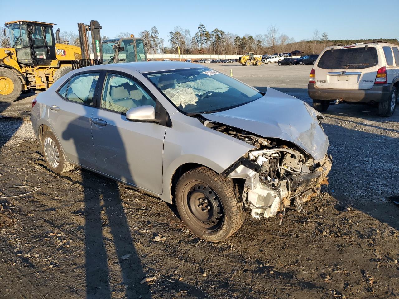 2015 Toyota Corolla VIN 5YFBURHEXFP317168 Copart auction photo, front end damage thumbnail 4