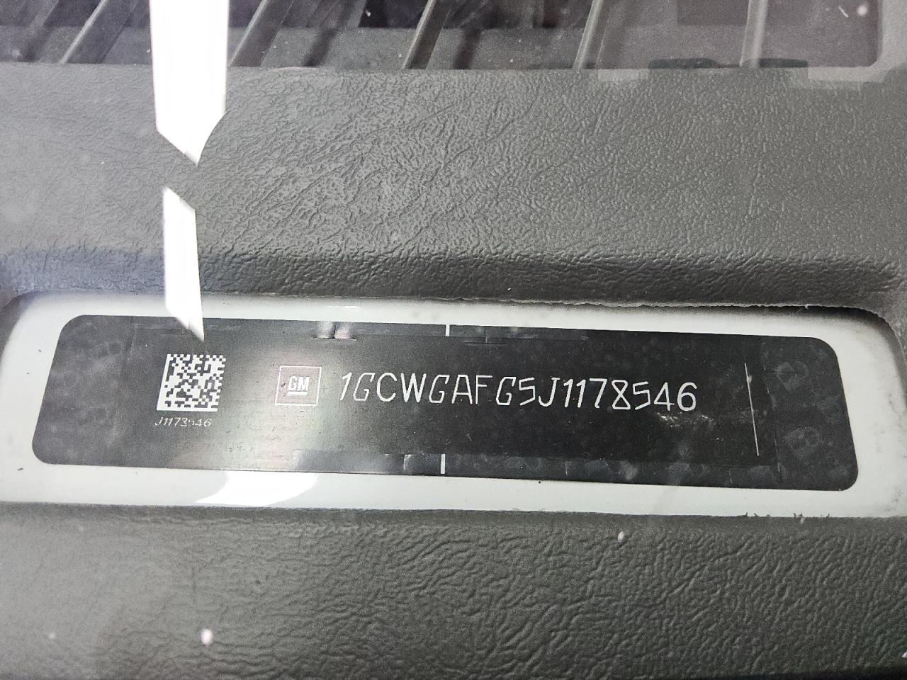 2018 Chevrolet Express VIN 1GCWGAFG5J1178546 Copart auction photo, normal wear damage thumbnail 13