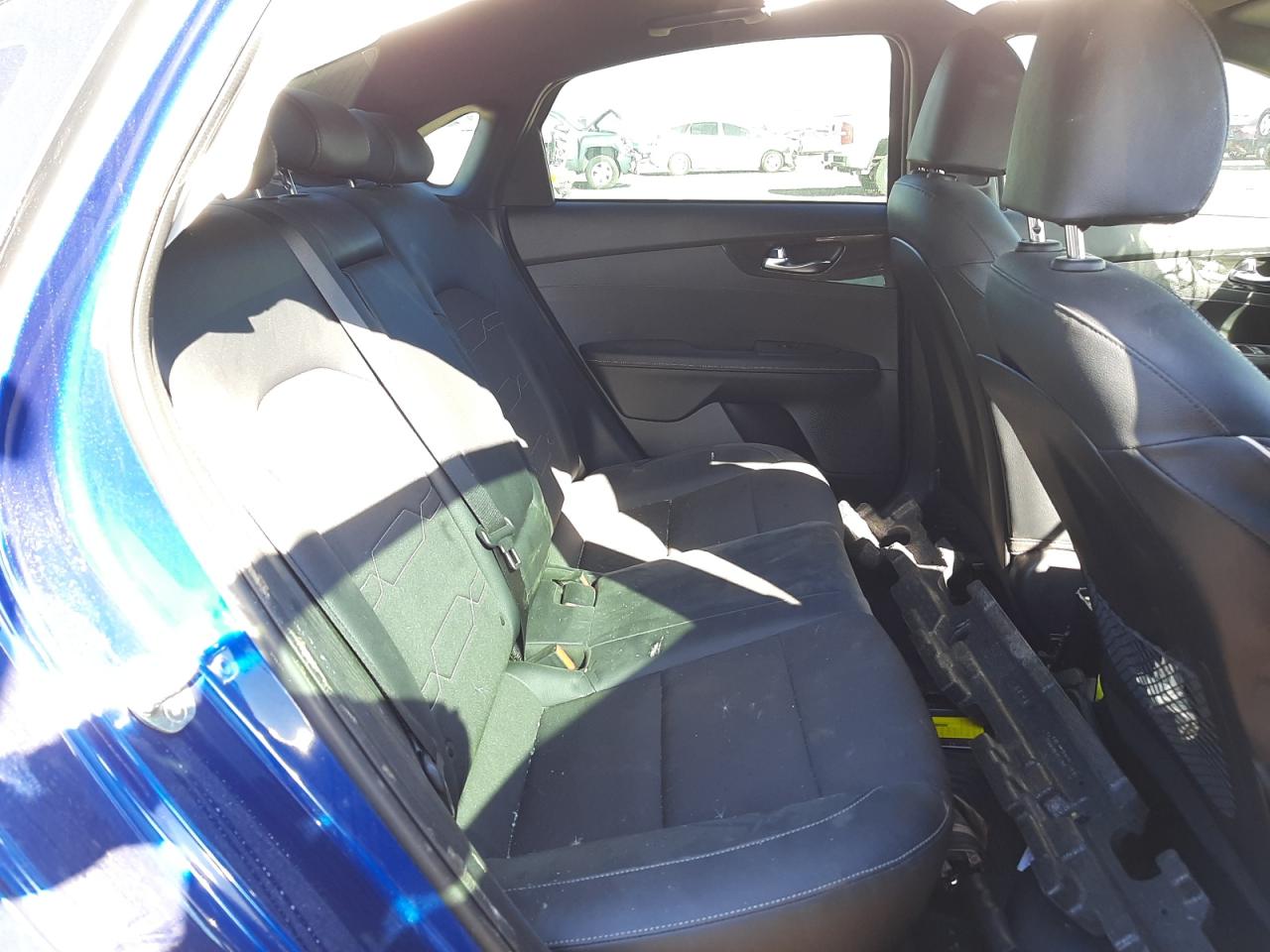 2021 KIA Forte VIN 3KPF34AD3ME268368 Copart auction photo, side / all over damage thumbnail 6