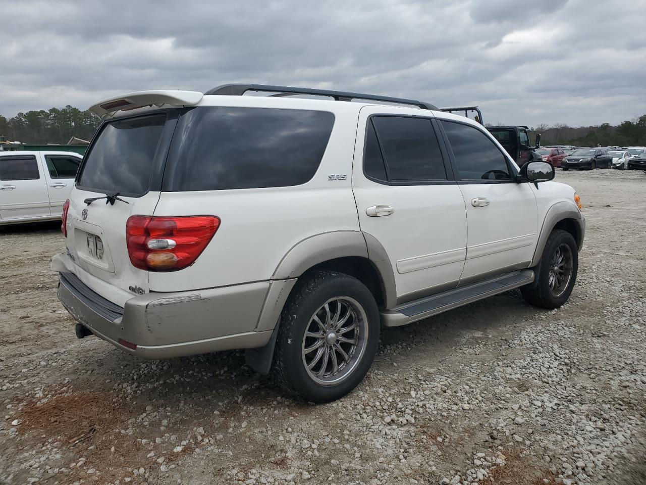 2004 Toyota Sequoia VIN 5TDZT34A44S231215 Copart auction photo, rear end / minor dent/scratches damage thumbnail 3