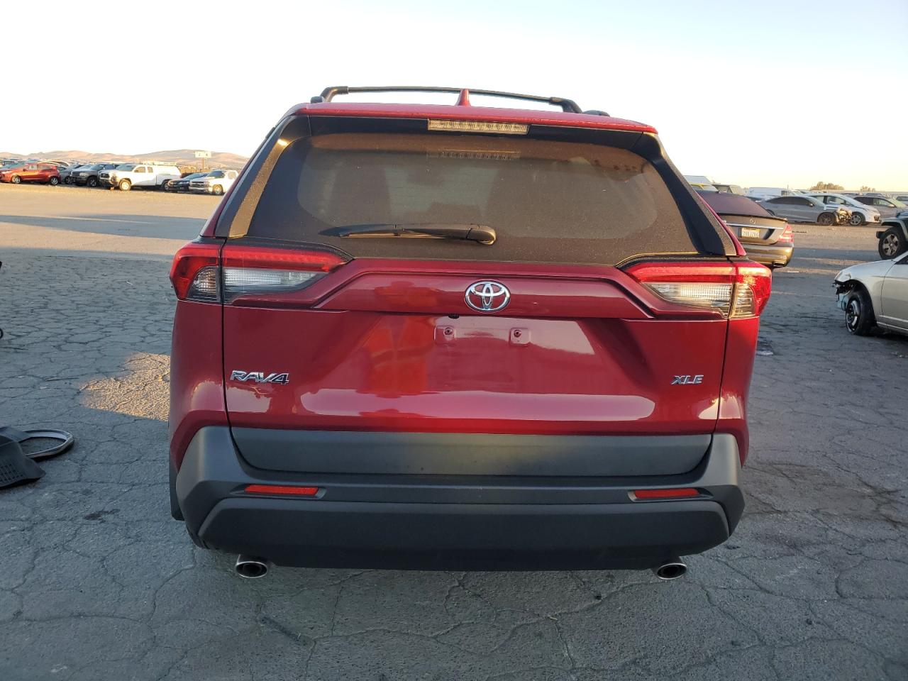 2021 Toyota RAV 4 VIN 2T3W1RFV7MW176303 Copart auction photo, front end / side damage thumbnail 6
