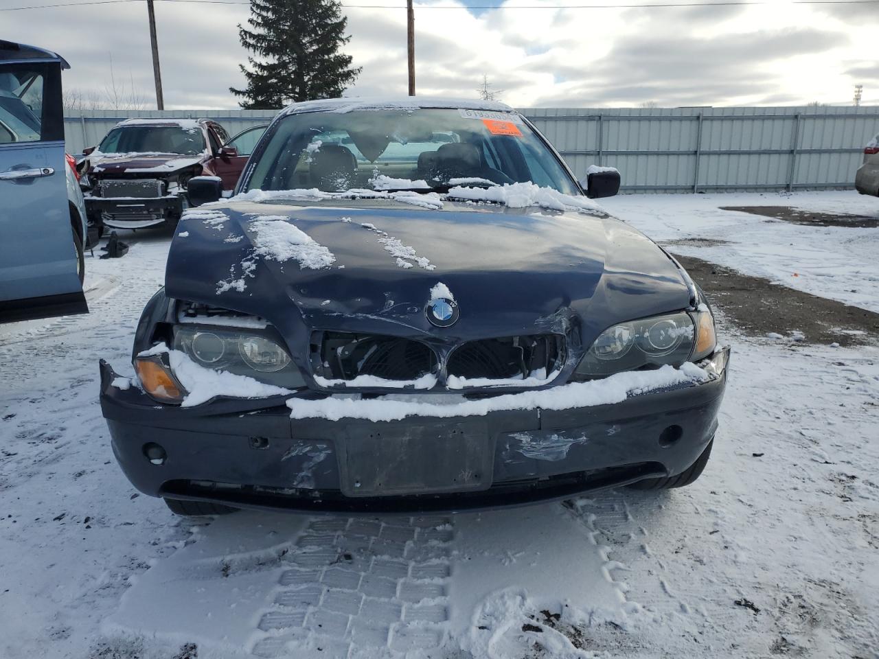 2002 BMW 3er VIN WBAEU33432PF67176 Copart auction photo, front end damage thumbnail 5