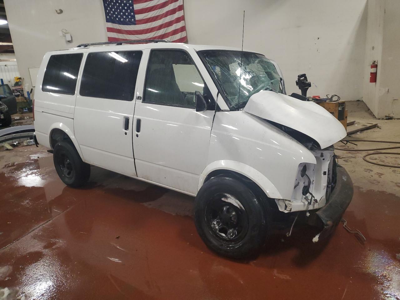 2002 Chevrolet Astro VIN 1GNEL19X92B142946 Copart auction photo, rollover damage thumbnail 4