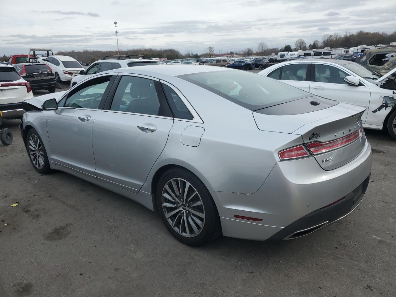 2019 Lincoln MKZ VIN 3LN6L5C96KR627082 Copart auction photo, front end damage thumbnail 2