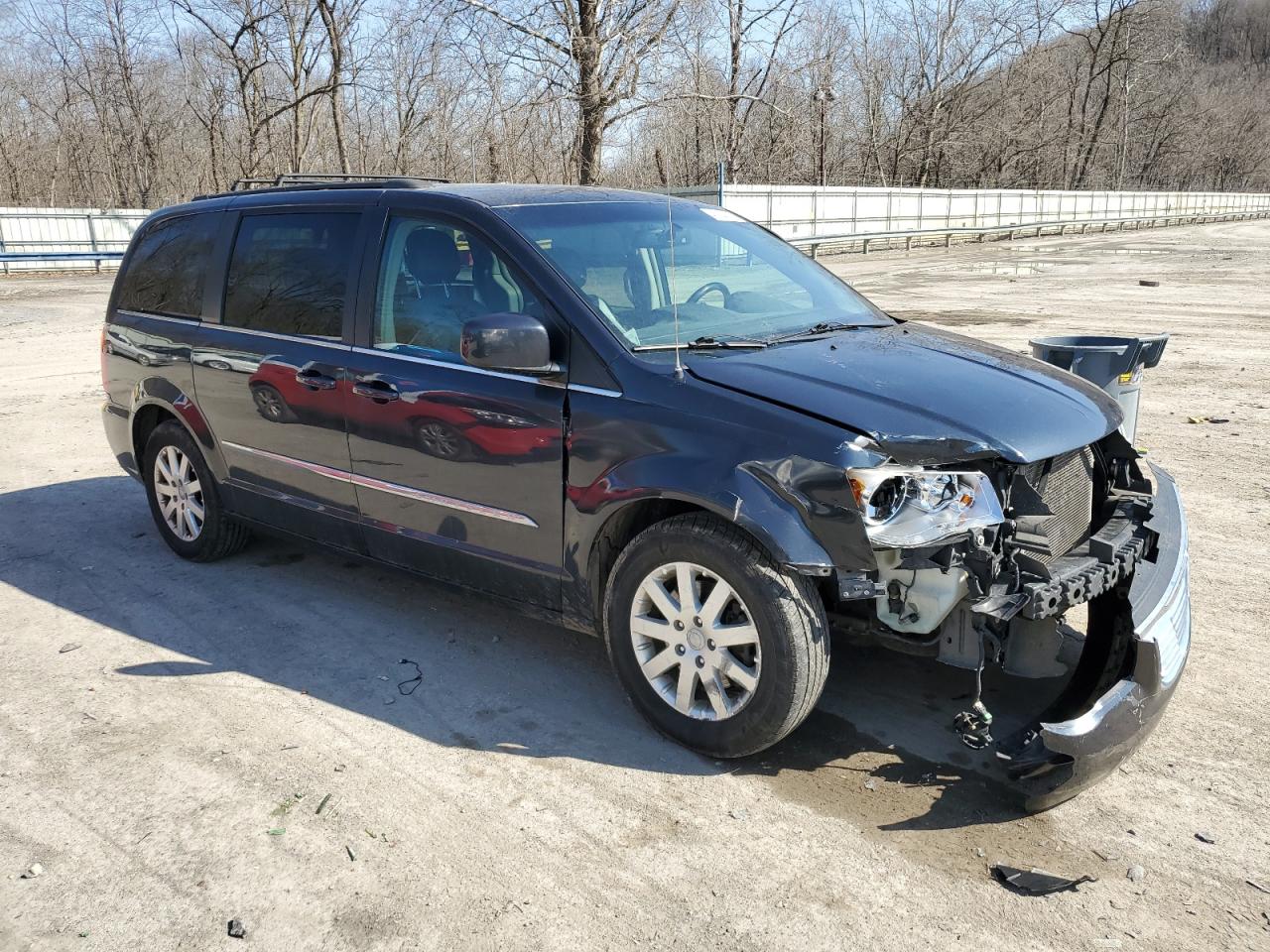 2014 Chrysler Town & Country VIN 2C4RC1BG4ER399488 Copart auction photo, front end damage thumbnail 4