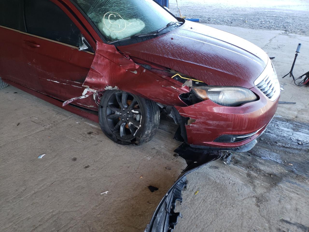 2014 Chrysler 200 VIN 1C3CCBCG6EN187073 Copart auction photo, front end / side damage thumbnail 9