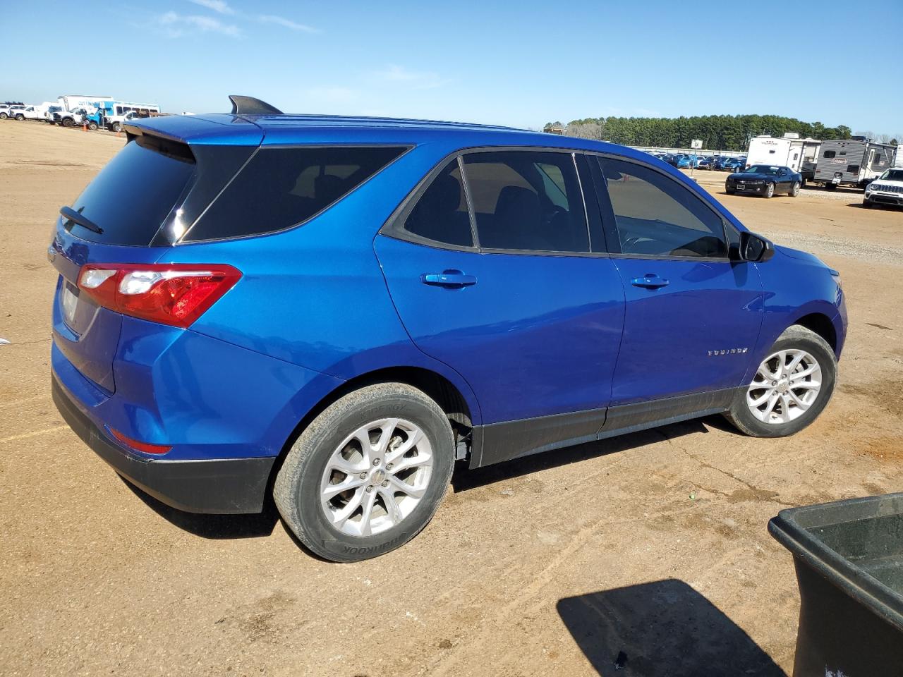 2019 Chevrolet Equinox VIN 3GNAXHEVXKS565720 Copart auction photo, rear end damage thumbnail 3