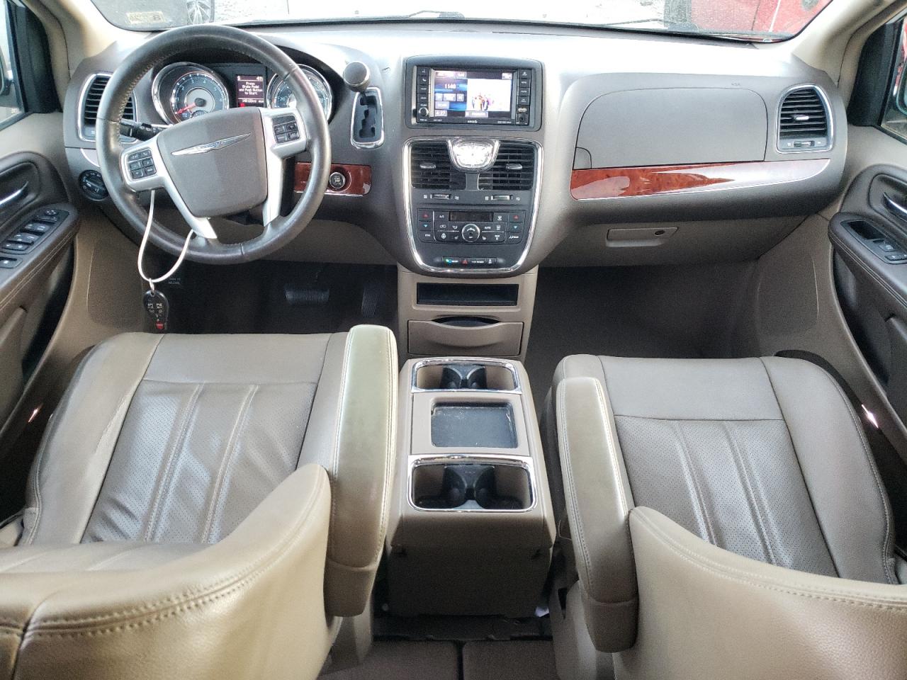 2013 Chrysler Town & Country VIN 2C4RC1CG2DR816328 Copart auction photo, front end damage thumbnail 8