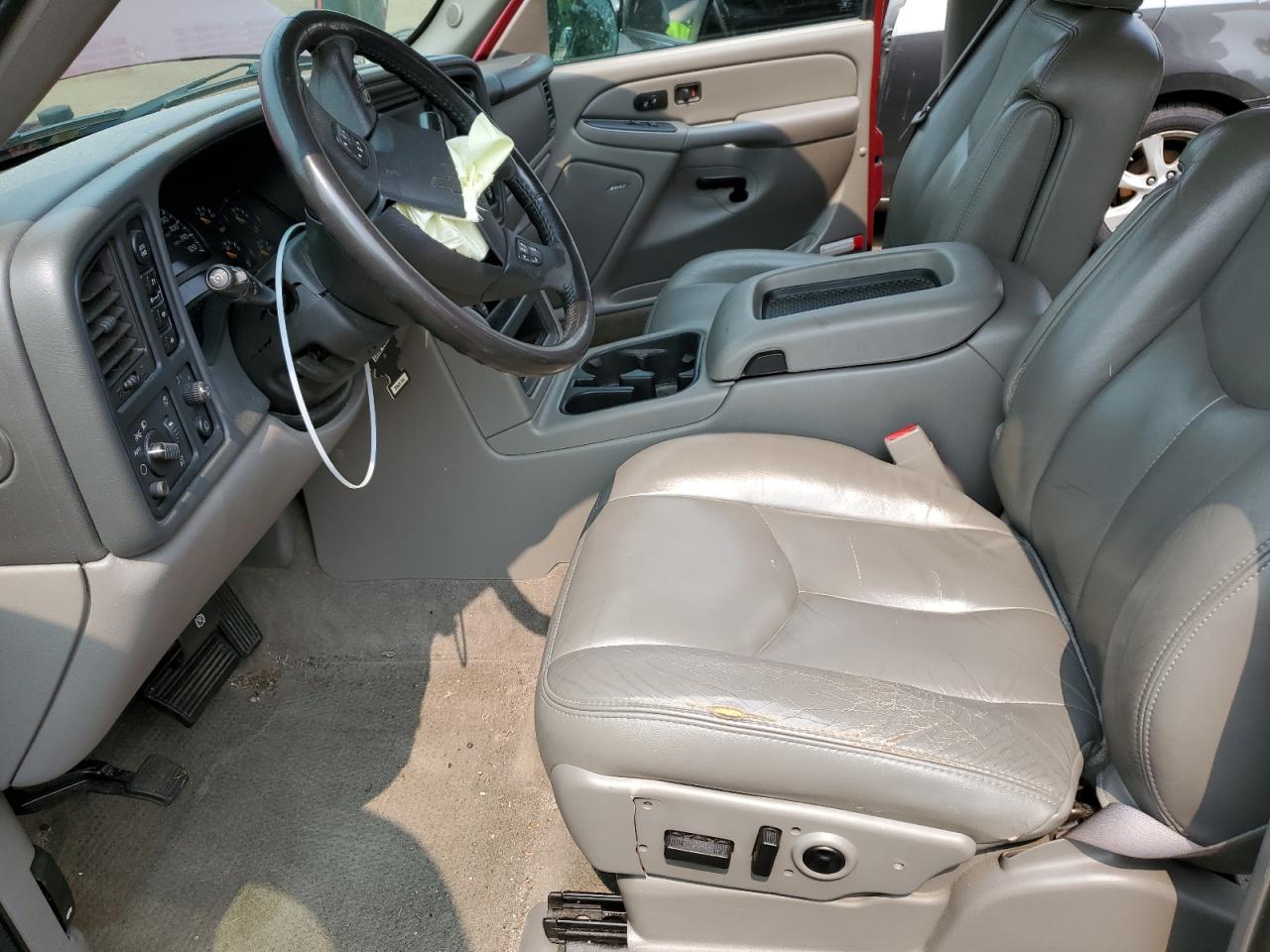 2005 Chevrolet Tahoe VIN 1GNEK13T05R236007 Copart auction photo, front end damage thumbnail 7