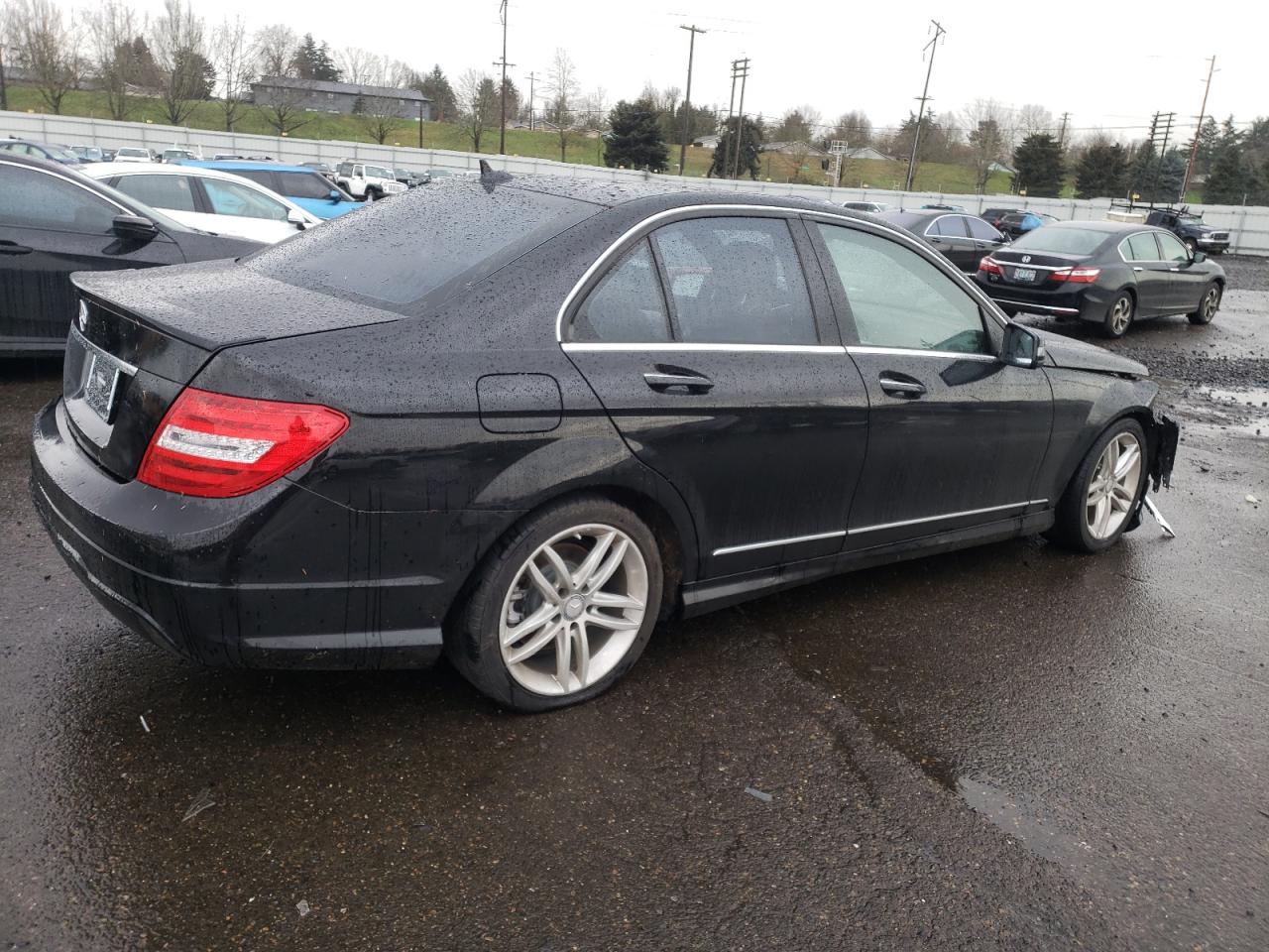 2013 Mercedes-Benz C-klasse VIN WDDGF4HB5DR259391 Copart auction photo, front end damage thumbnail 3