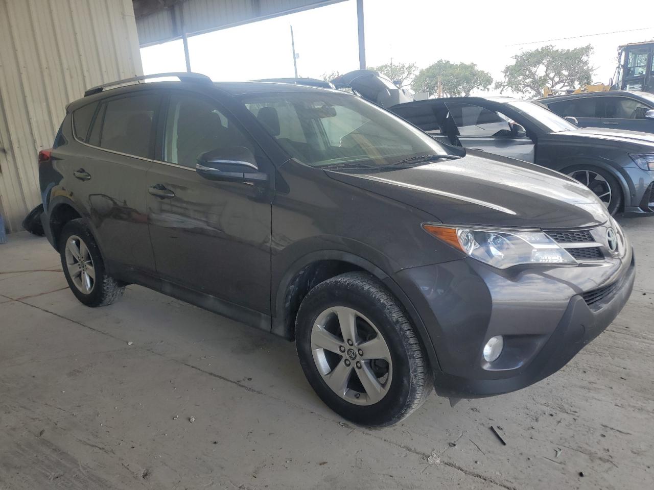 2015 Toyota RAV 4 VIN 2T3WFREV9FW160027 Copart auction photo, water/flood / minor dent/scratches damage thumbnail 4