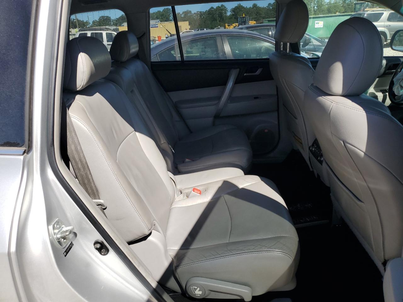 2012 Toyota Highlander VIN 5TDZK3EH1CS084137 Copart auction photo, front end damage thumbnail 11