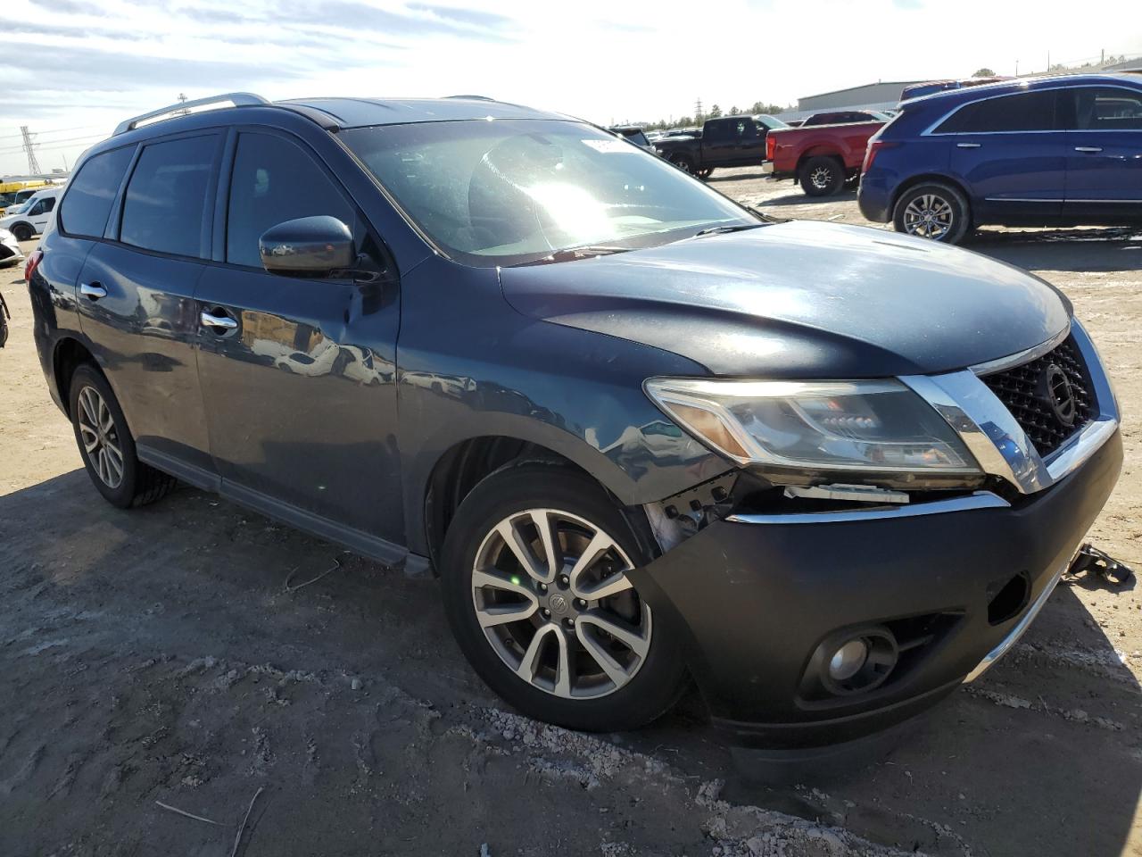 2016 Nissan Pathfinder VIN 5N1AR2MN1GC618377 Copart auction photo, front end / undercarriage damage thumbnail 4