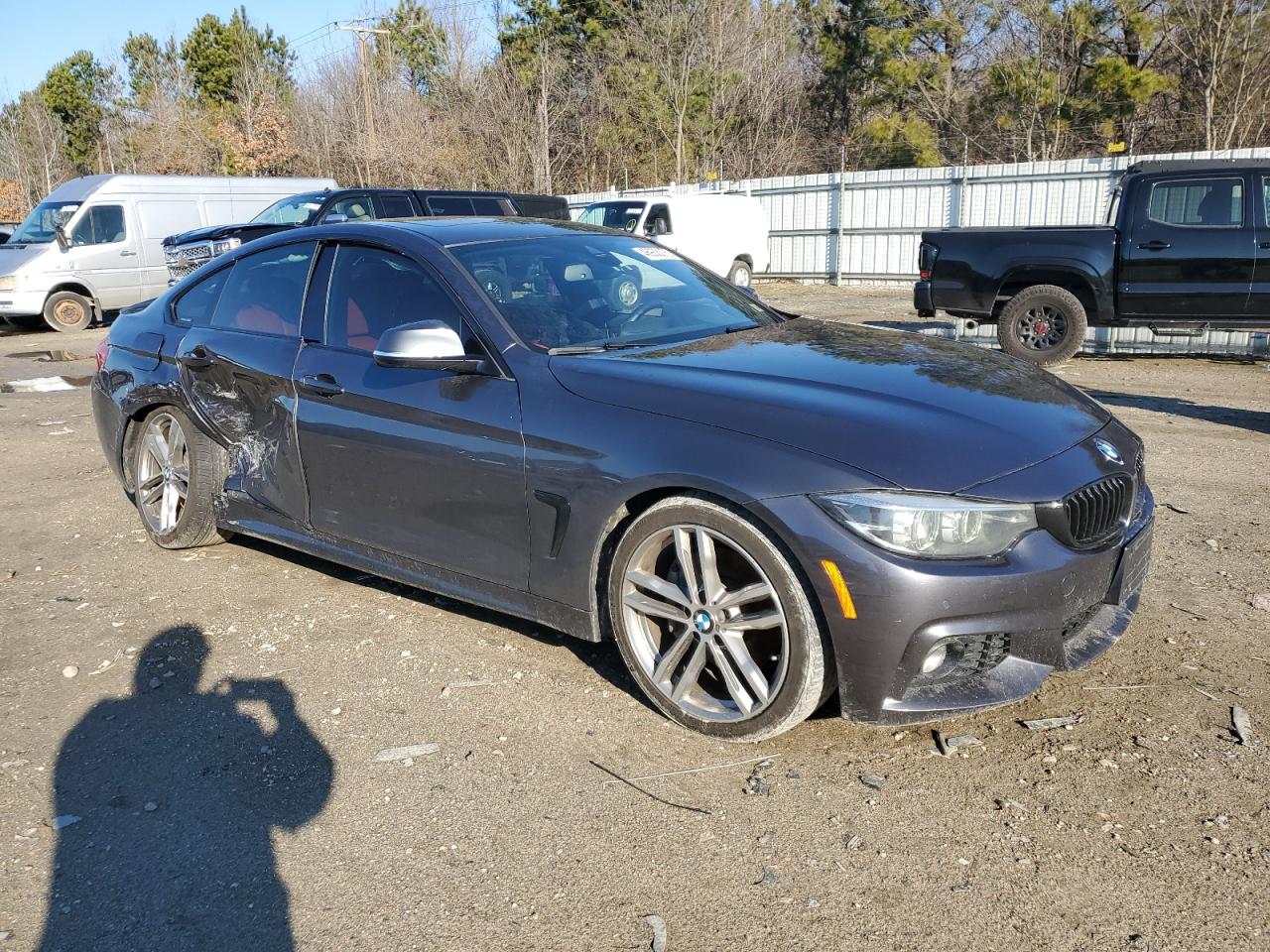 2018 BMW 4er VIN WBA4J1C58JBG79811 Copart auction photo, side / minor dent/scratches damage thumbnail 4