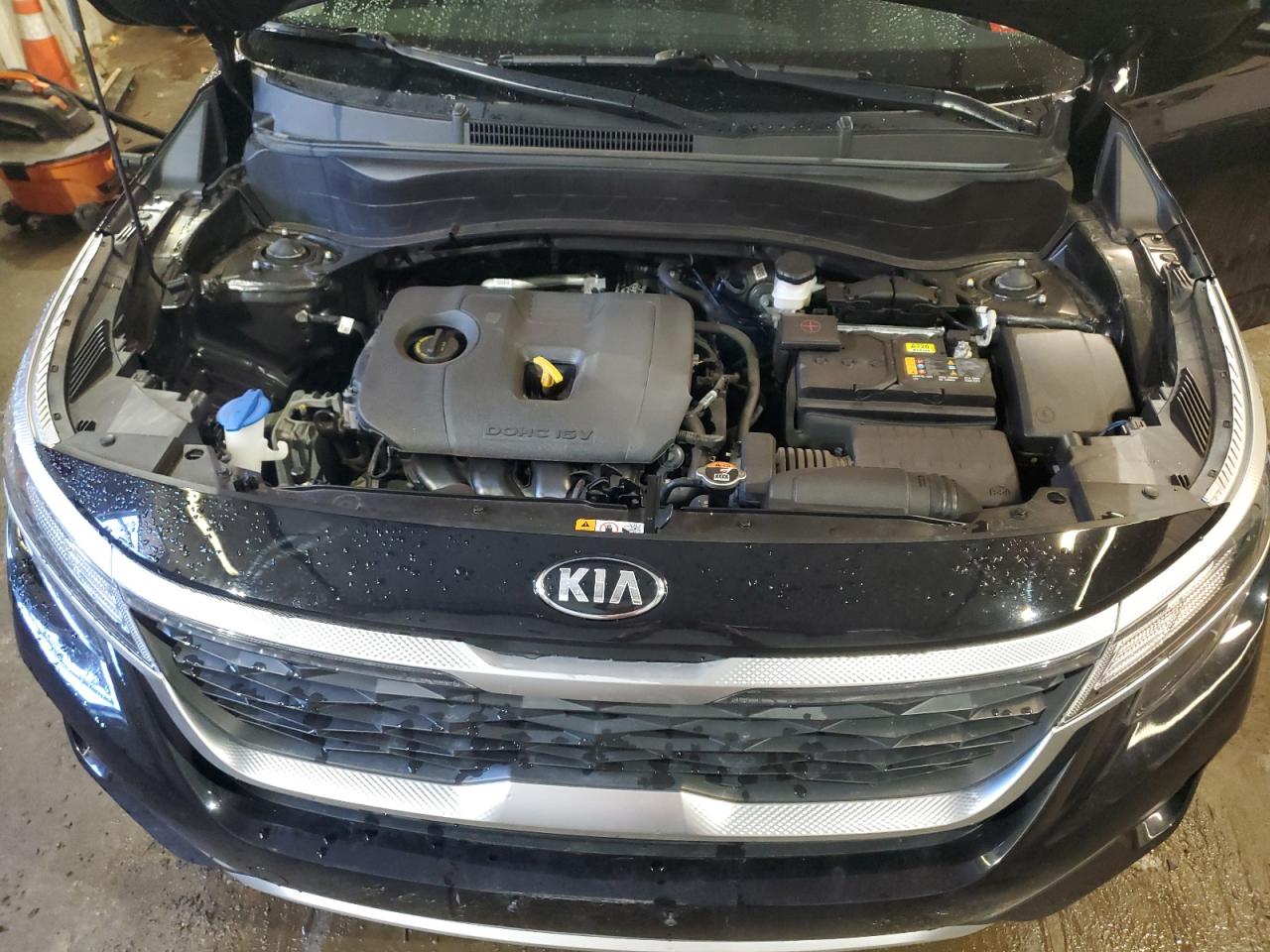 2021 KIA Seltos VIN KNDERCAAXM7196935 Copart auction photo, rear end / minor dent/scratches damage thumbnail 12