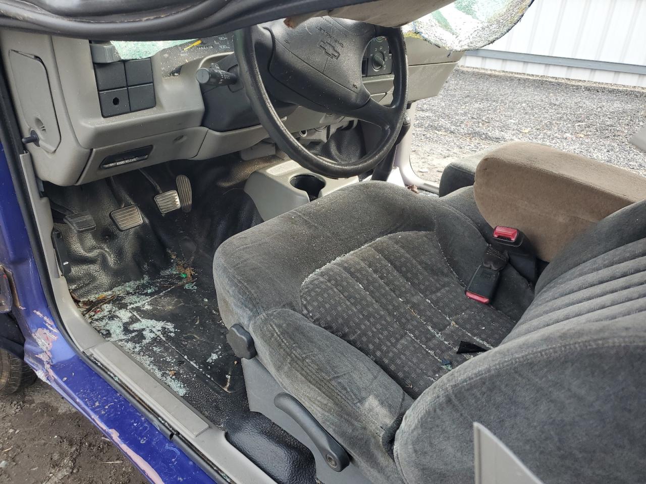 1997 Chevrolet S-10 Pickup VIN 1GCCS1449VK148542 Copart auction photo, all over damage thumbnail 8