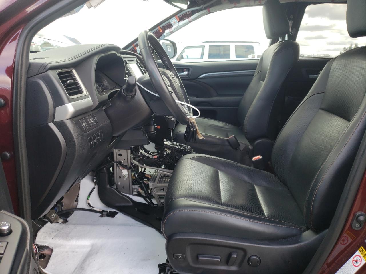 2019 Toyota Highlander VIN 5TDDGRFH8KS056881 Copart auction photo, rear end damage thumbnail 7