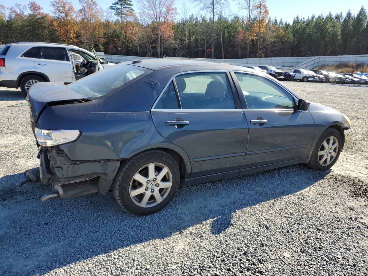2005 Honda Accord VIN 1HGCM66595A057064 Copart auction photo, front end / rear end damage thumbnail 3