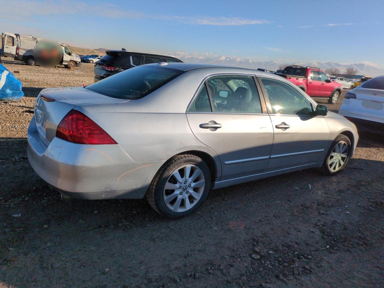 2007 Honda Accord VIN 1HGCM66597A007820 Copart auction photo, top/roof damage thumbnail 3