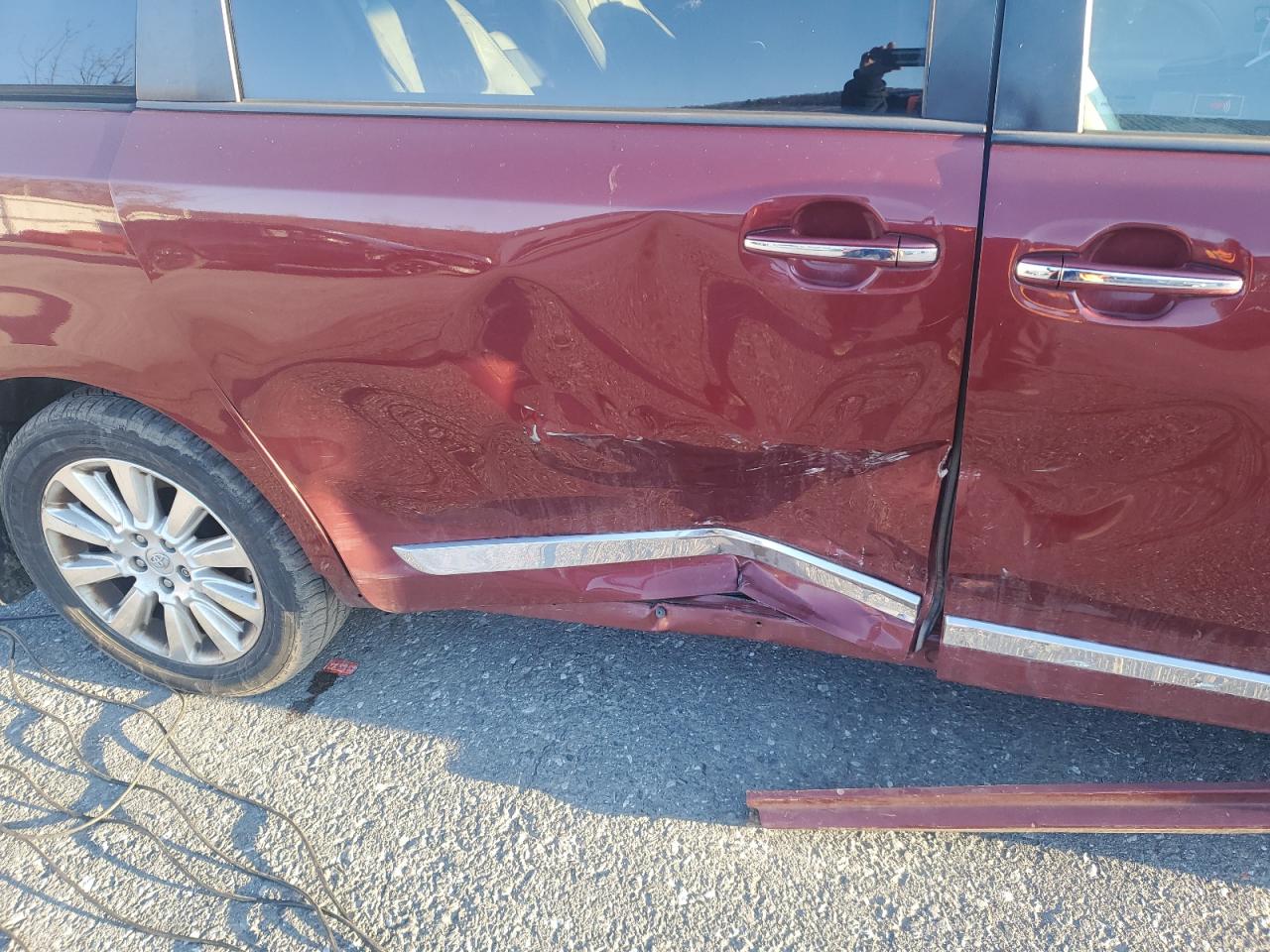 2014 Toyota Sienna VIN 5TDDK3DC1ES089034 Copart auction photo, side damage thumbnail 11