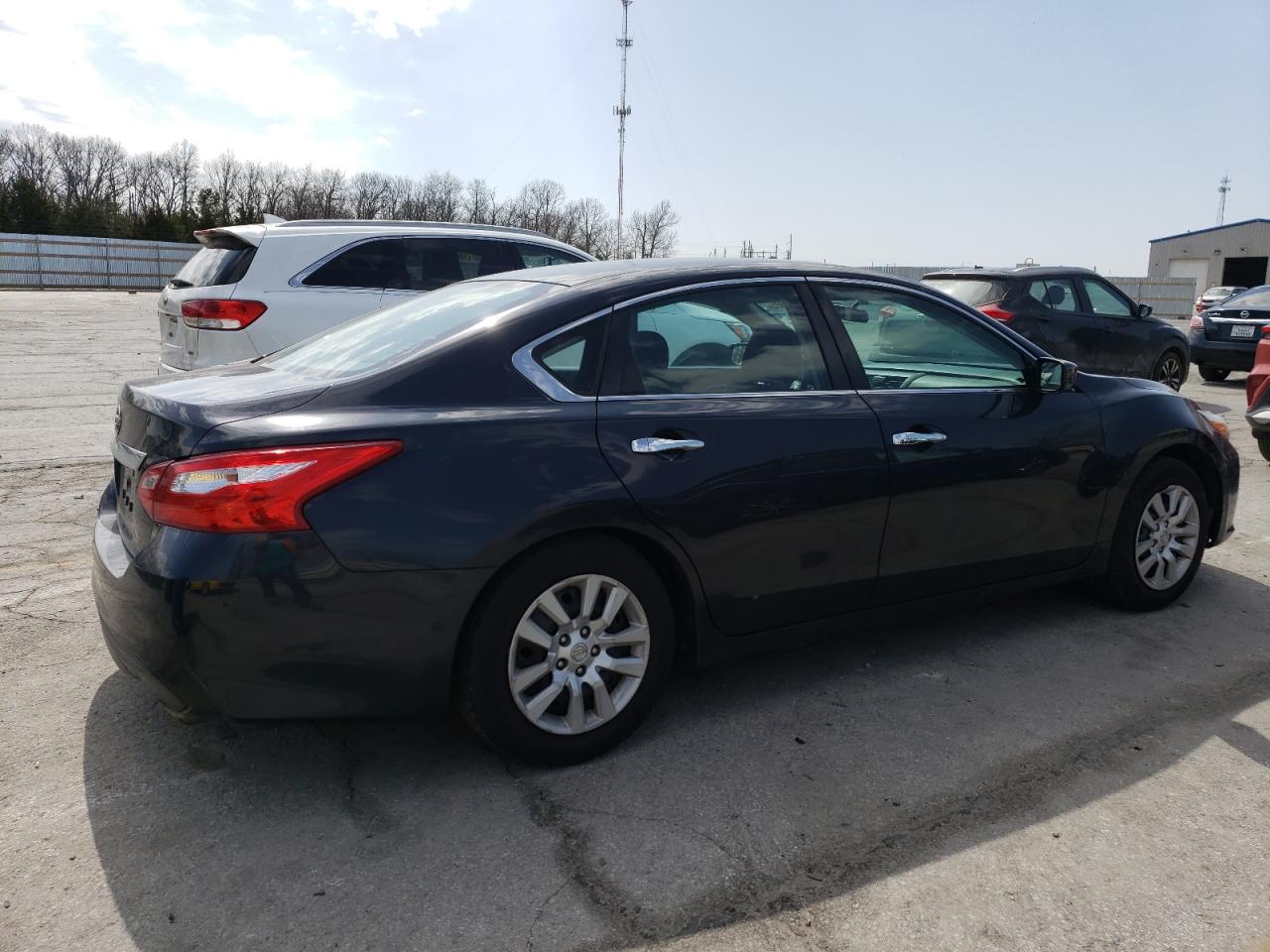 2017 Nissan Altima VIN 1N4AL3AP0HC114752 Copart auction photo, side / rear end damage thumbnail 3
