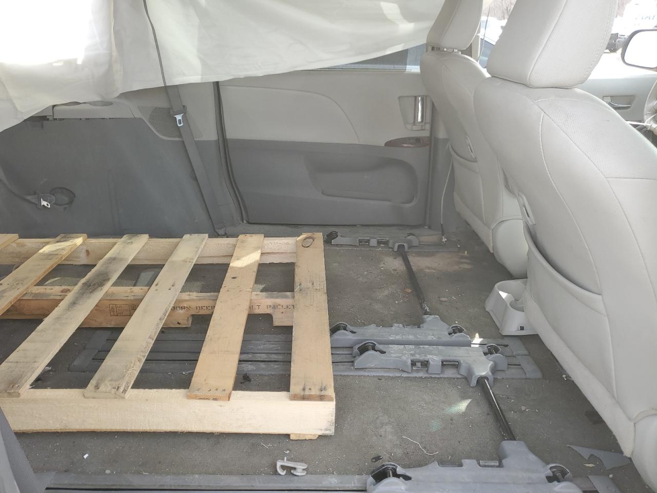 2012 Toyota Sienna VIN 5TDYK3DC7CS235676 Copart auction photo, rear end / side damage thumbnail 11